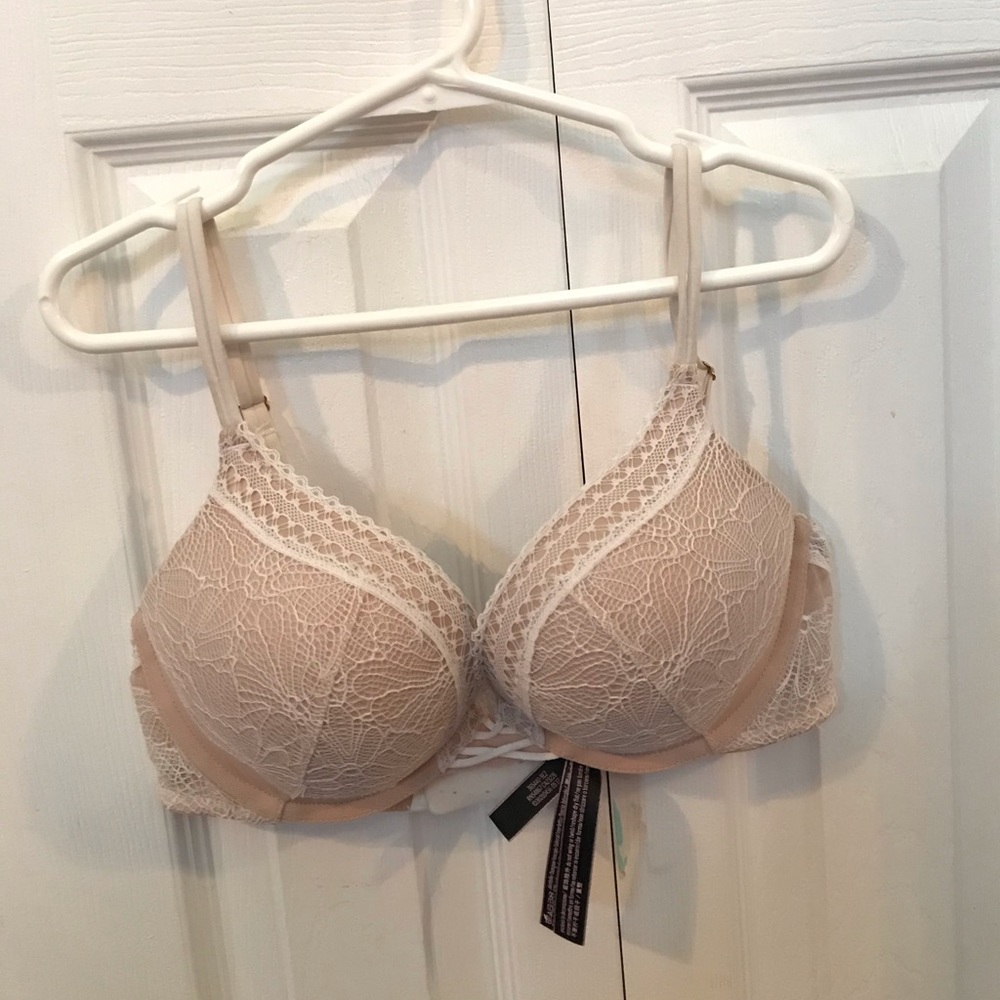 Victoria’s Secret Bombshell Bra nude lace
